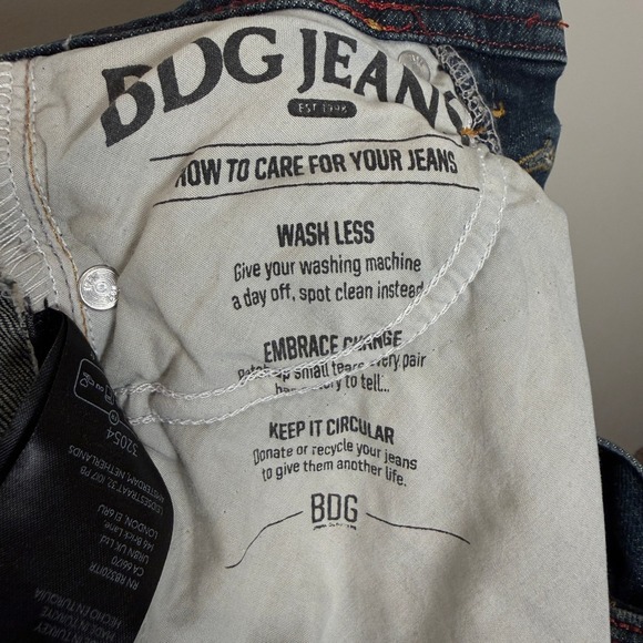 BDG Urban Outfitters Womens 24 Jeans Button Fly Boot Cut Dark Wash Classic Denim - Picture 10 of 15
